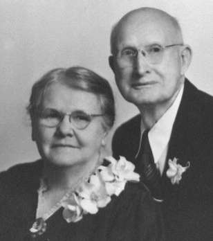 Alba & Laura (Beebe) Barham, 1943 60th anniversary