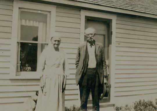 Squire Lee & Maggie (Garin) Hulse c1920