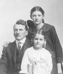 Louis Stock & daughters, Marion & Gertrude