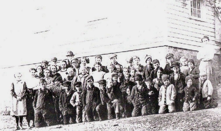 Dorchester schoolchildren - ca early 1900's