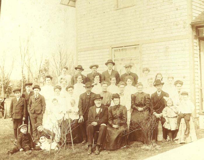 Unidentified photo - possibly Holst family