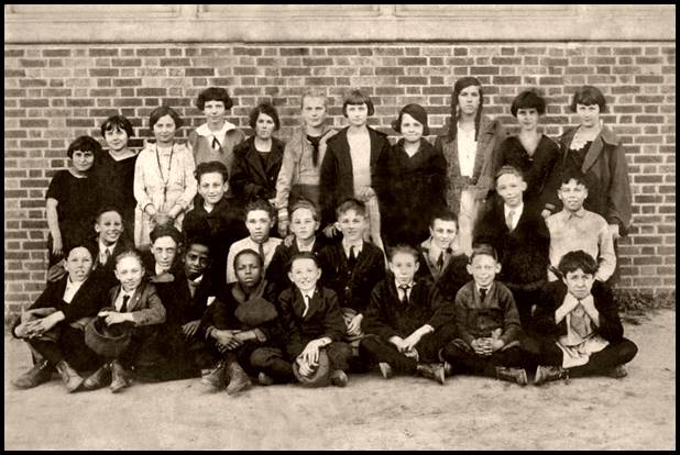 Crocker School, Des Moines, Polk County, Iowa c1923