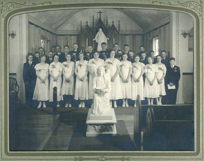 Arnold Petersen & Elk Horn Lutheran Confirmation Class 1934