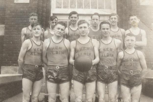New Albin basketball team, 1946